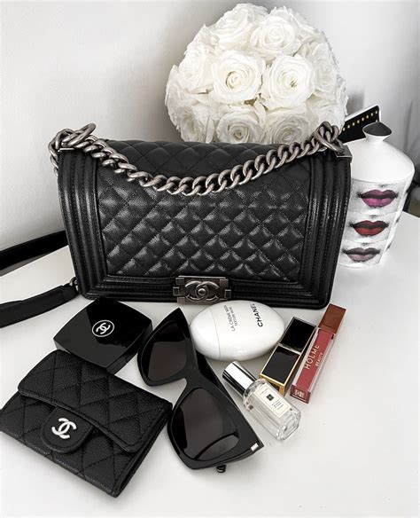 chanel boy bag misure|Chanel boy bag second hand.